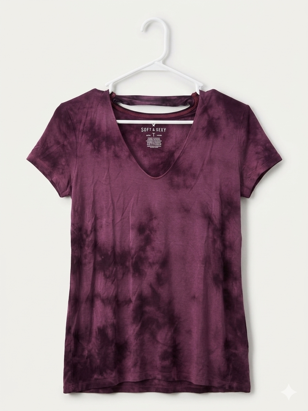 American Eagle Outfitters Plum Tie-Dye V-Neck Tee